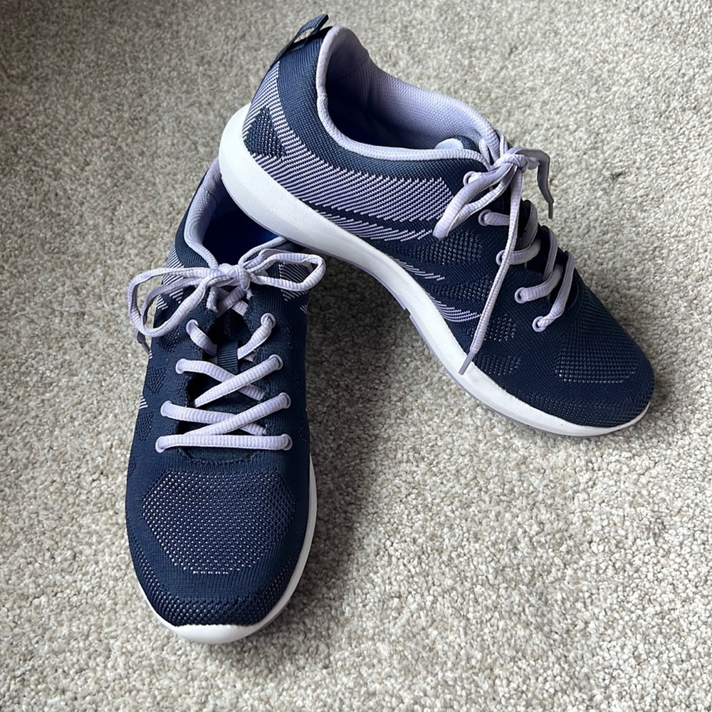 Shoes for crews size 8